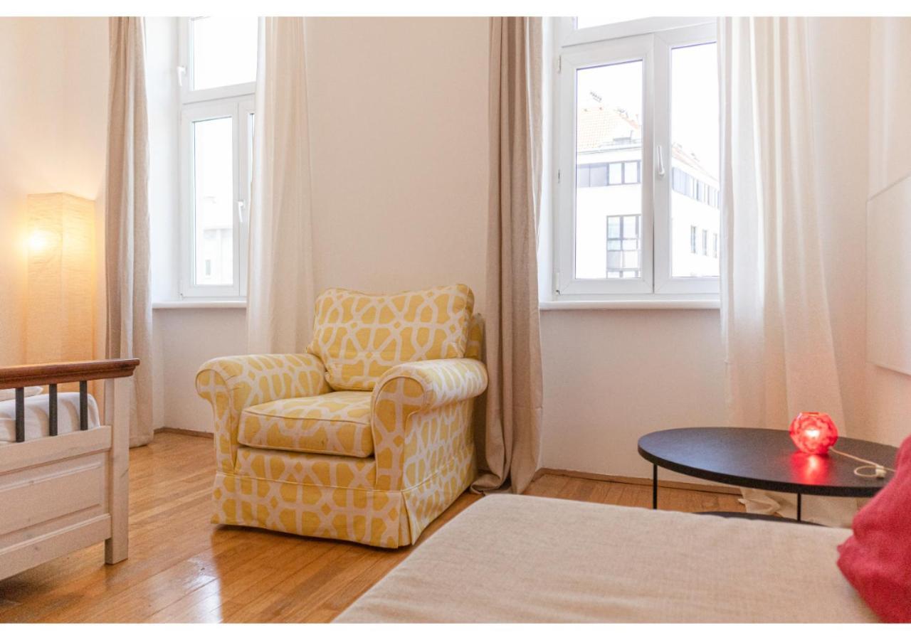 Cheerful 2br - Suitable For Longstays Apartament